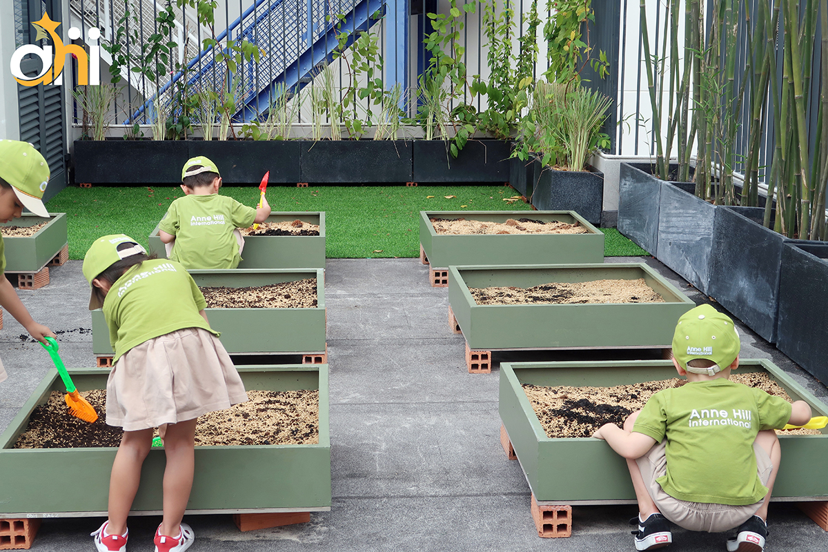 Outdoor Activities At Anne Hill International School